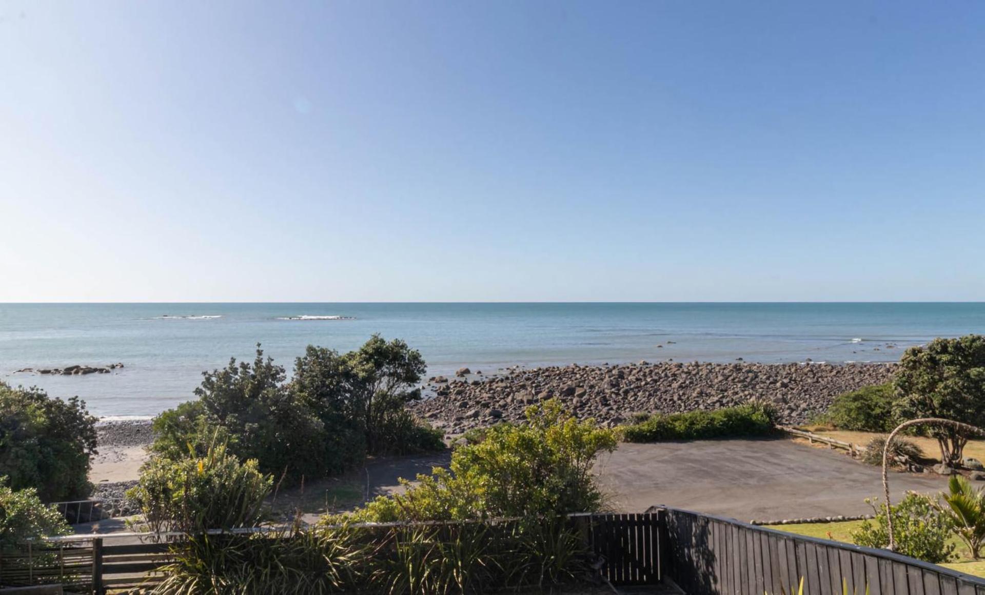 Beachfront Bliss On Wanaka Terrace Support Local Villa New Plymouth Buitenkant foto